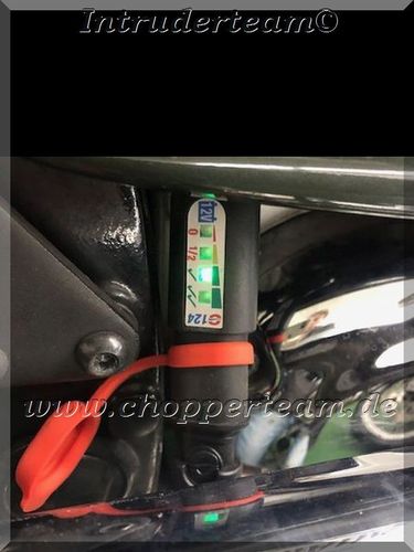 Charging cable with LED status indicator for 12V lead batteries