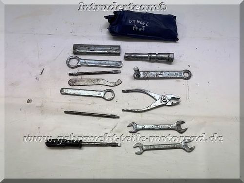 Honda VT500C PC08 bord tools. Good condition